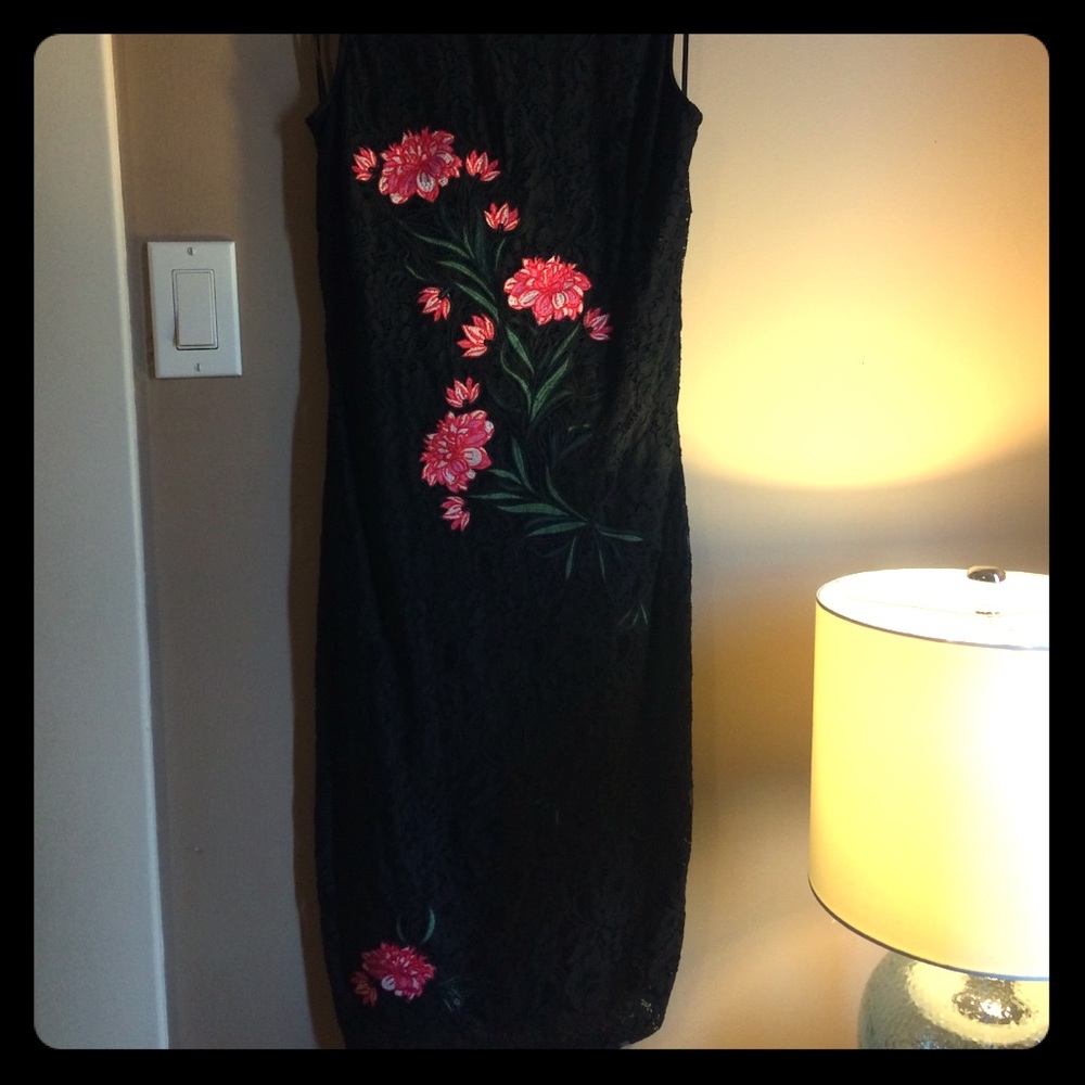 NWOT Mystic Black lace red rose dress